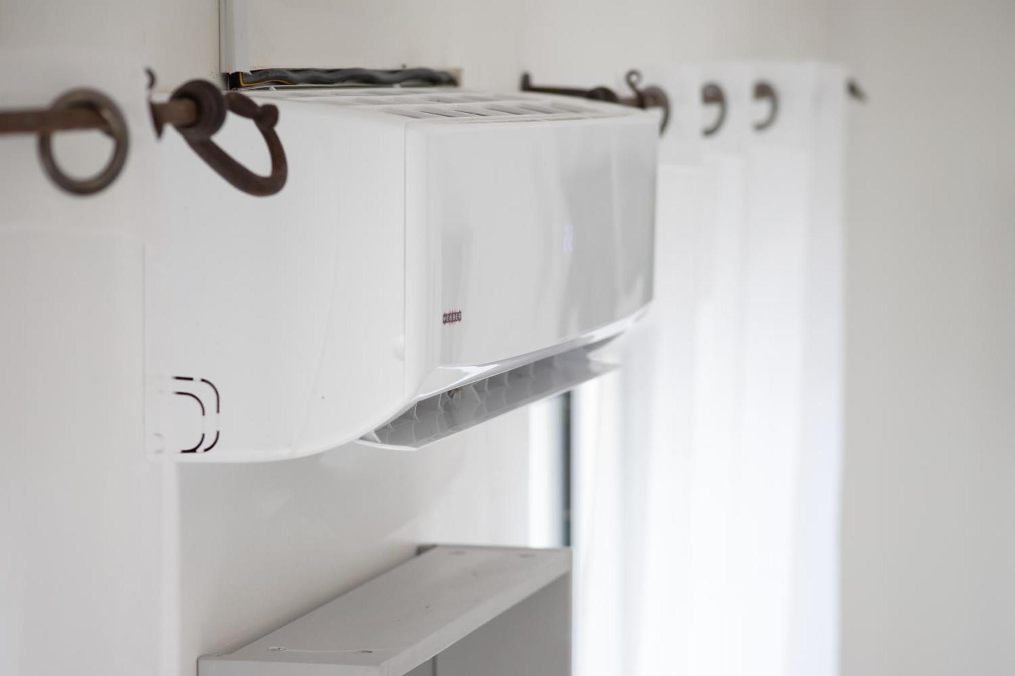 Le Partage Des Eaux - 4 Couchages - Hypercentre - Clim - Wifi Lejlighed LʼIsle-sur-la-Sorgue Eksteriør billede